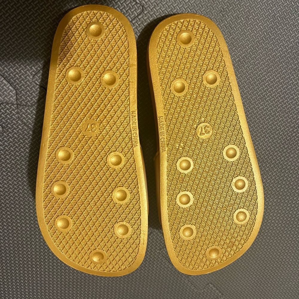 NEW Gold Slide Sandals with Graphic Print - Picture 3 of 3